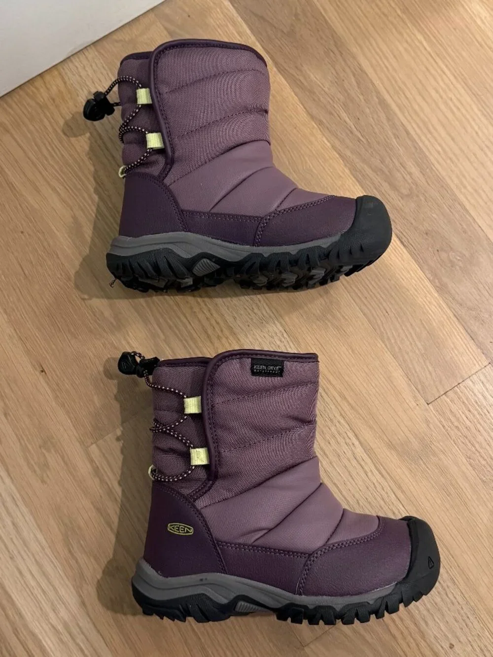 KEEN Waterproof Winter Boot Size 11